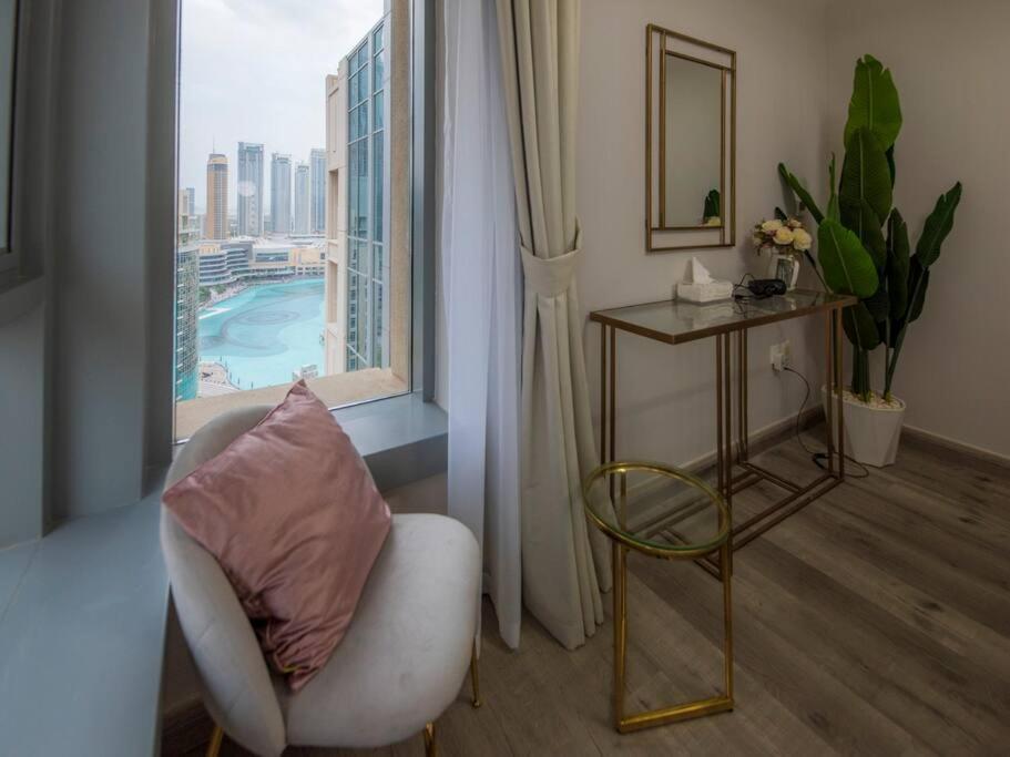 First Class 2Br With Full Burj Khalifa And Fountain View Дубай Екстер'єр фото
