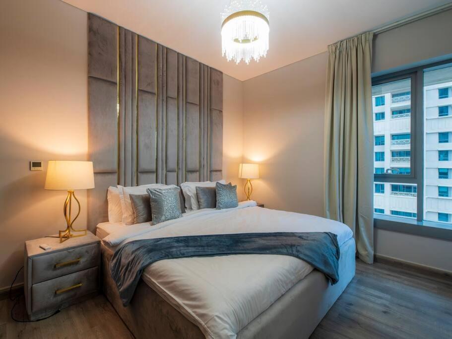 First Class 2Br With Full Burj Khalifa And Fountain View Дубай Екстер'єр фото