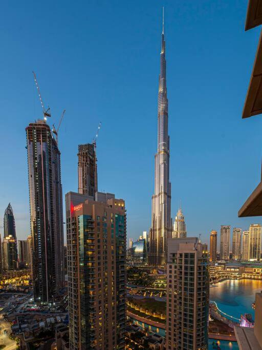 First Class 2Br With Full Burj Khalifa And Fountain View Дубай Екстер'єр фото