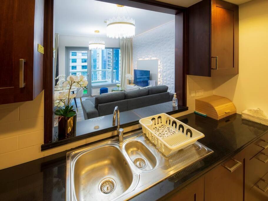 First Class 2Br With Full Burj Khalifa And Fountain View Дубай Екстер'єр фото