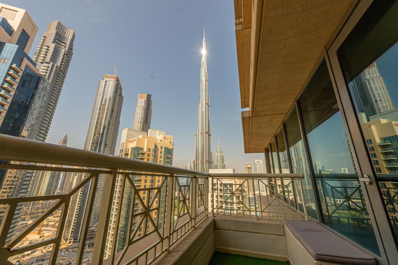 First Class 2Br With Full Burj Khalifa And Fountain View Дубай Екстер'єр фото